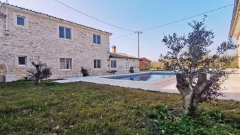 Two solid stone villas with swimming pool for sale in Višnjan, Porec area 