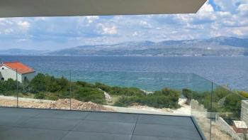 Luxurious first line villa for sale on Brac in Splitska 