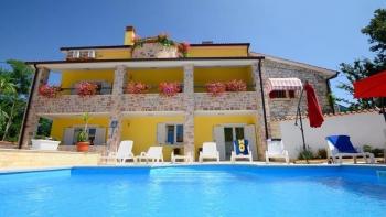 Bright property in Porec area with swimming pool and 4 apartments 