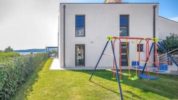 Belle villa avec vue sur la mer et piscine à Medulin, à seulement 500 mètres de la mer 