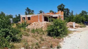 Promising villa with sea views in Marcana, for sale at roh-bau stage 