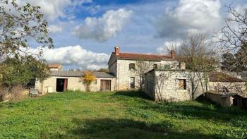 House for adaptation in Vrsar area 