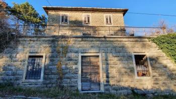 Stone house with a beautiful sea view in Groznjan 