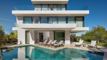 Luxury ultra-modern villa near the sea in Zadar area 