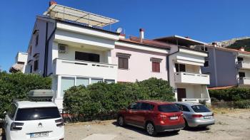 Three-bedroom apartment with sea views in Baska on Krk peninsula 