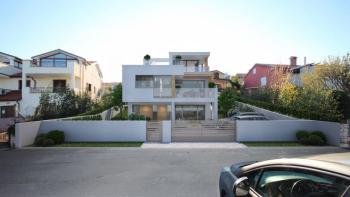 Modern villa in Crveni Vrh, Umag just 200 meters from the sea with Piran and Portoroz sea views 