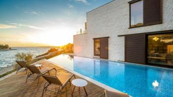 Modern villa in a brand-new waterfront complex in Sibenik area 