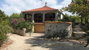 Charming stone villa right by the sea on Brac island 