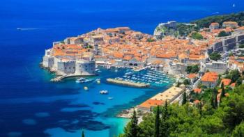 Urban land plot in Dubrovnik area, 1st line to the sea 