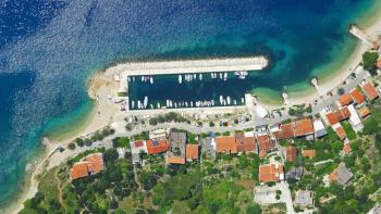 Städtisches Grundstück in Podgora, Makarska Riviera 