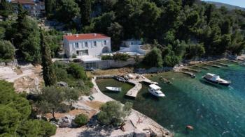 Rare new villa on the 1st line to the sea on Ciovo 