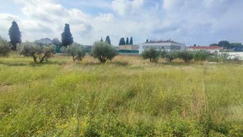 Unique urban land for sale in Fažana, 50m from the beach 