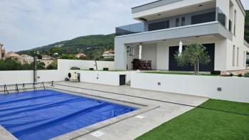 Magnificent new villa in Banjol, Rab island, only 200 m from the sea! 