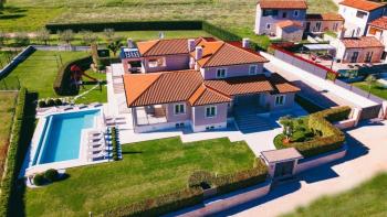 Beautiful luxury villa with swimming pool in Kastelir, Porec area 