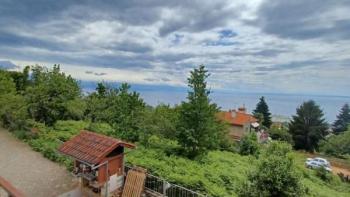 Highly unusual apartment in Lovran with sea views 