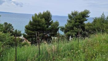 Advantageous land plot with sea views, 60 meters from the sea only 