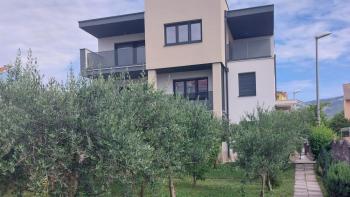 Wonderful newly built house in Kastela, 200 meters from the sea 