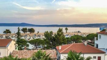 Haus in Crikvenica mit großem Potenzial, 150 Meter vom Meer entfernt 