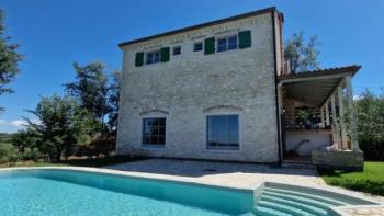 A beautiful stone house with a sea view in Porec 