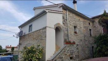 Stone house in Poreč area, 14 km from the sea 