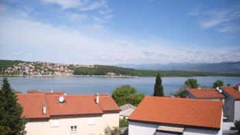 Duplex apartment in Soline, Dobrinj, with wonderful sea views, mere 200 meters from the sea 