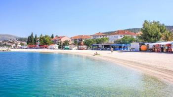 Great 3-bedroom penthouse on Ciovo, Trogir, 100 meters from the sea 