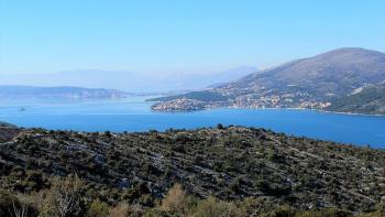 Nagy, tengerre néző birtok eladó Marinában, Trogir környékén 