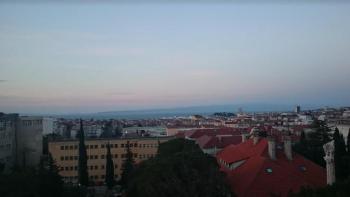 Appartement très attrayant avec vue sur la mer dans le quartier recherché de Split-Spinut 