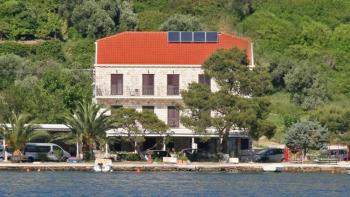 Nádherný přímořský hotel s restaurací a bazénem na prestižním předměstí Dubrovníku 