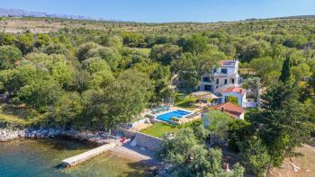 Eine der schönsten Villen Dalmatiens - Perle am Wasser in der Gegend von Zadar 