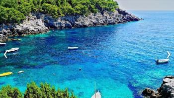 Huge land plot for sale on Mljet island of waterfront location 