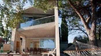 First line villa of outstanding architecture with private beachline - unique property for Istria! 