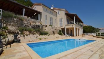 Villa mit Pool und Panoramameerblick, in attraktiver Lage nur 250 Meter vom Meer entfernt! 