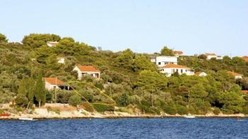 Great offer on Solta - waterfront land of 1500 sq.m. for luxury villa 