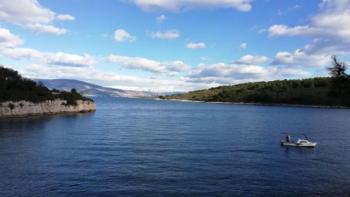 Huge waterfront land plot for sale on Hvar, over 3 ha (34113 sq.m.) 