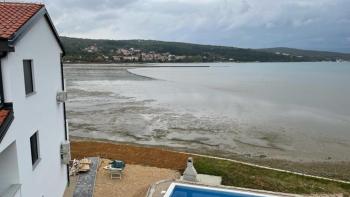 Waterfront new penthouse with 4 bedrooms in Cizici right by the beach, residence with swimming pool 