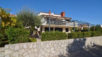 Detached house with sea view and mediterranean garden in the area of Krk town, just 300 meters from the sea! 