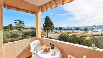 Plusieurs appartements au premier rang de la mer à Umag 