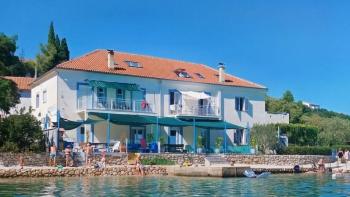 Amazing 5-bedroom apartment on the first line to the sea in Zadar area, right opporsite yachting moorings 