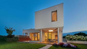 Unique luxury modern villa with sea view in Umag area with land of 4956 sq.m. 