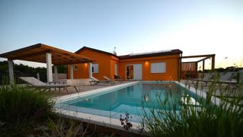 Newly built one-storey villa with swimming pool in a quiet location in Svetvincenat! 