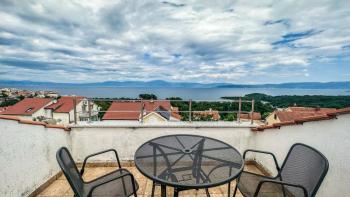 Apartment mit atemberaubendem Meerblick und fantastisch niedrigem Preis in Njivice, Omišalj 