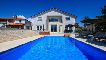 Villa with pool in Rogovići, Kaštelir-Labinci, 4 km from the sea 