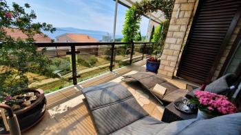 Apart-dům se 4 apartmány a výhledem na moře v Crikvenici, 400 metrů od moře, s úžasným výhledem na moře 