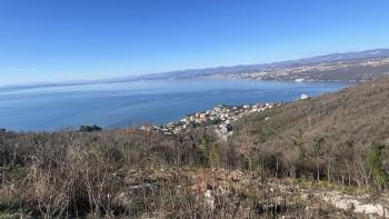 Działka budowlana o powierzchni 1017 m2 z panoramicznym widokiem na morze nad Opatiją w Kolavici 