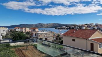 New luxury apartment 50 meters from the sea in Seget Vranjica 