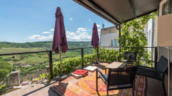 Maison en pierre à Motovun magique, avec une vue imprenable 