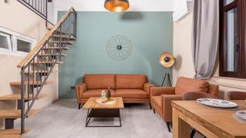 Appartement entièrement meublé avec galerie à Lovran, à 500 mètres de la mer 
