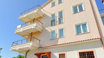 Najwyższej jakości mieszkanie gotowe do umeblowania z panoramicznym widokiem i blisko morza w Lovran 