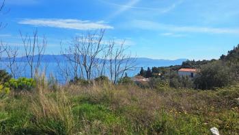 Terrain rare à vendre au 2ème rang de la mer sur la riviera de Makarska 